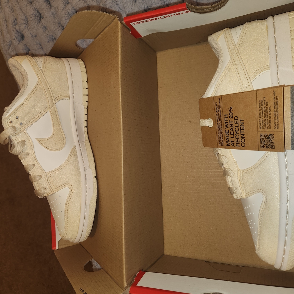 Nike Women's Sneakers - Cream and White